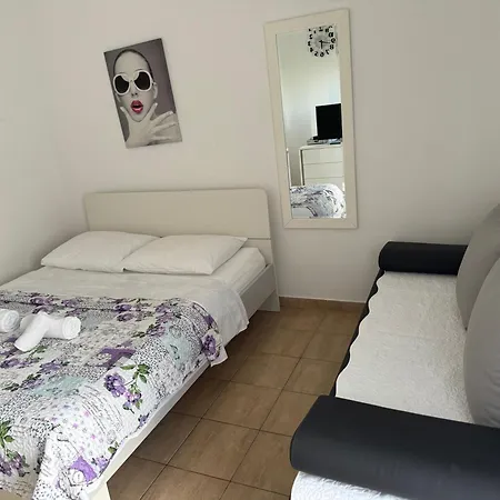 Nina * Starigrad Paklenica