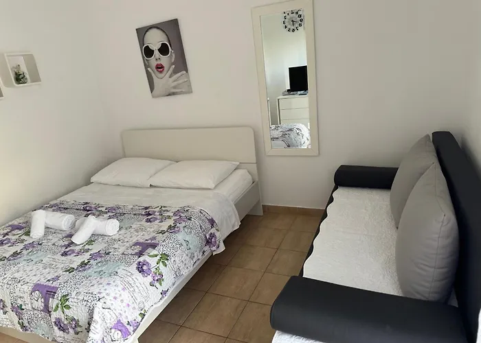 Nina * Starigrad Paklenica